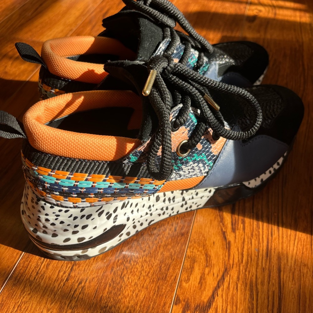 Women’s Sneaker/Hiking shoes